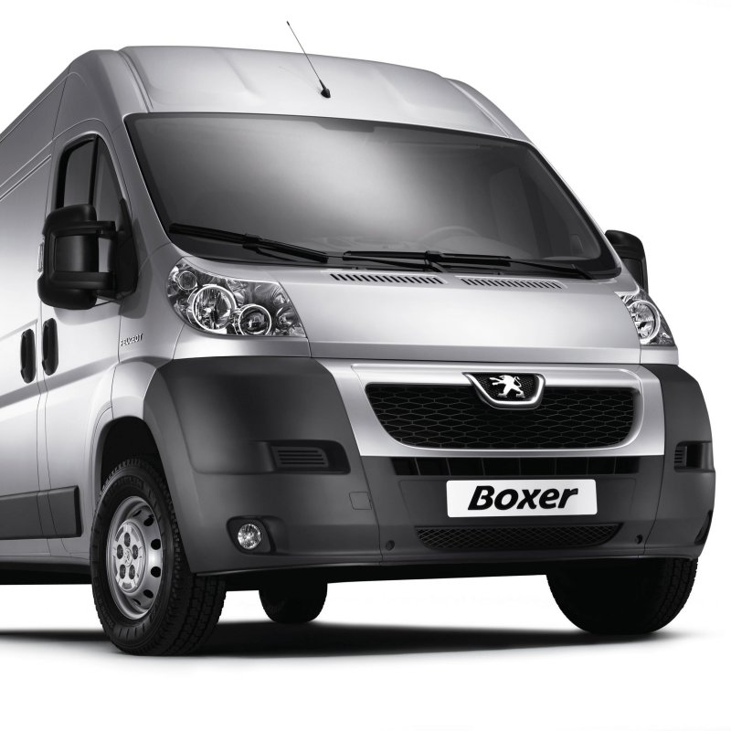 Белый Peugeot Boxer 2020