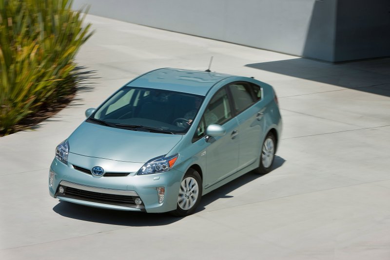 Toyota Prius v 2011