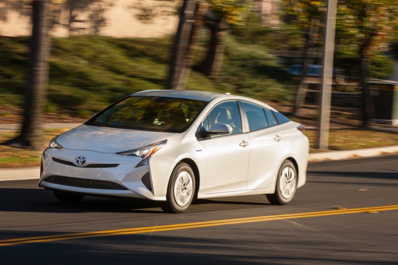 Toyota Prius новый