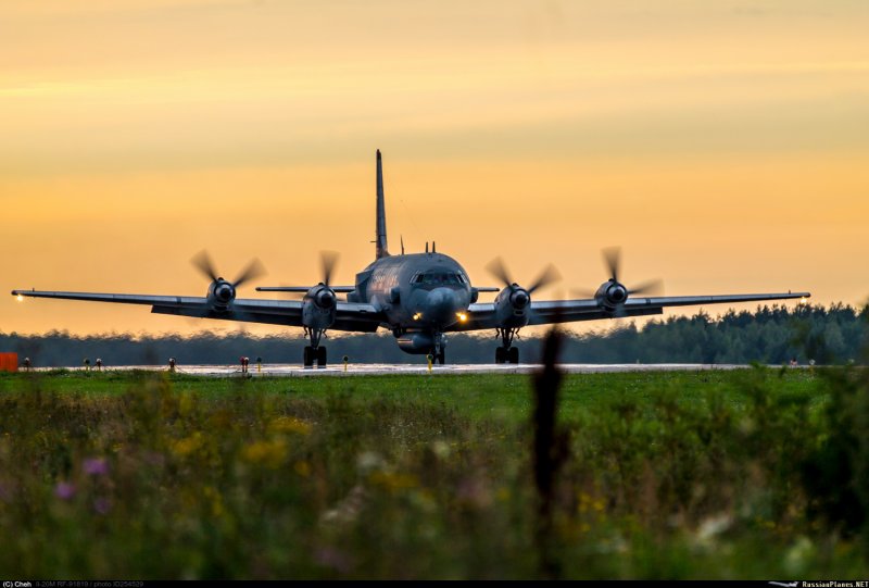 Самолет-разведчик ил-20м
