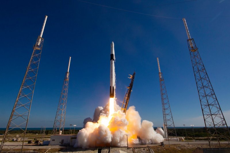 Ракета SPACEX Falcon