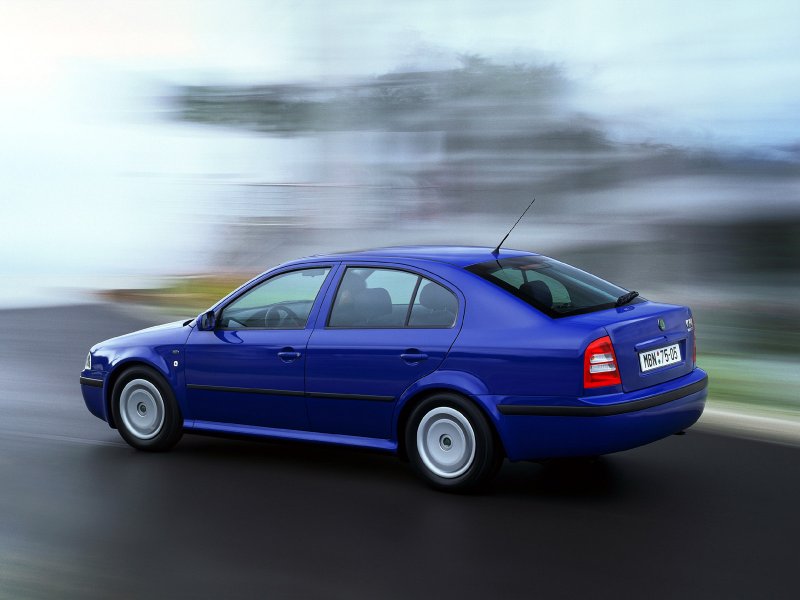 Škoda Octavia 1996 синяя