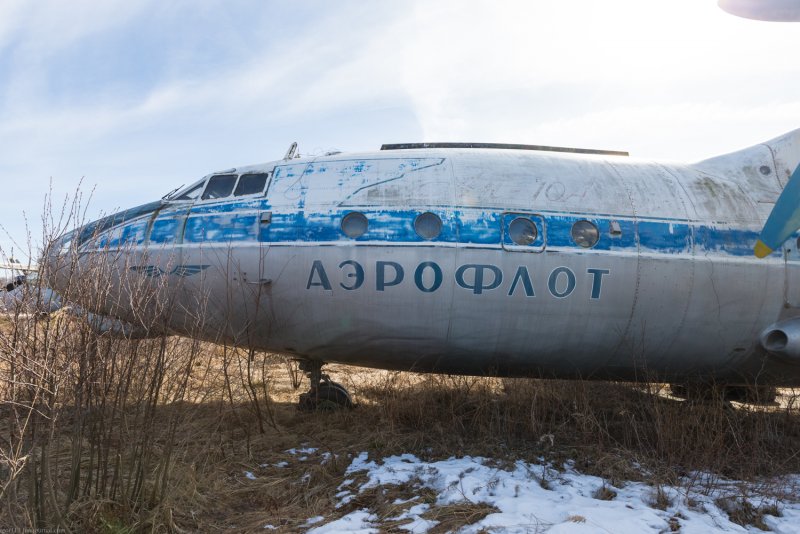 АН-10 Монино