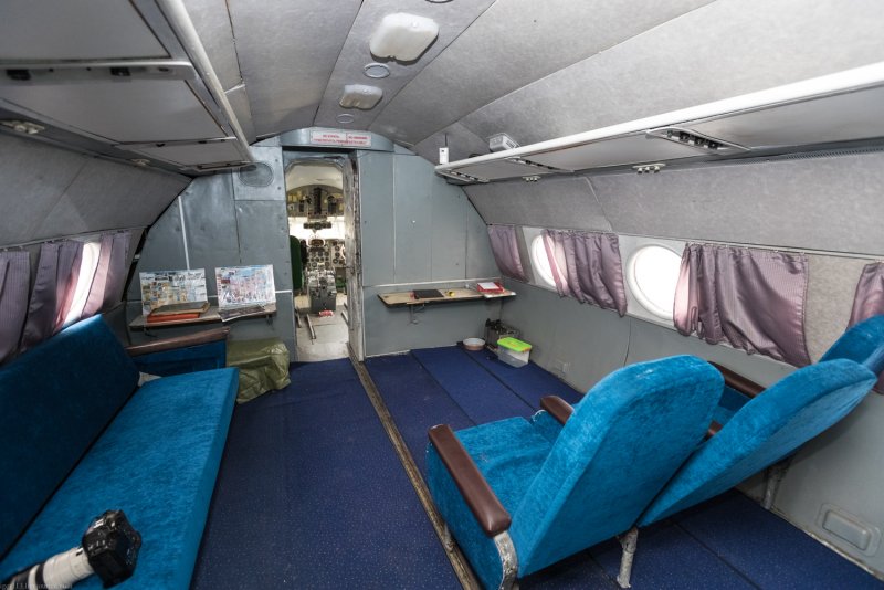 АН 12 пассажирский салон