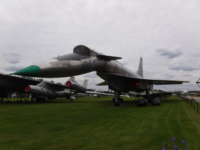 Су-100 самолет