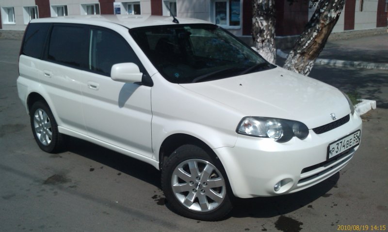Белая Honda HR-V 2002