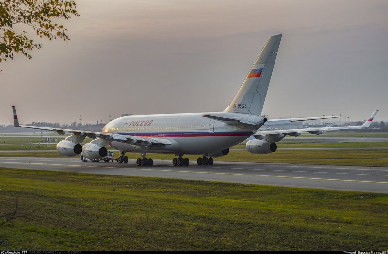 Ил 96 300 ra-96023