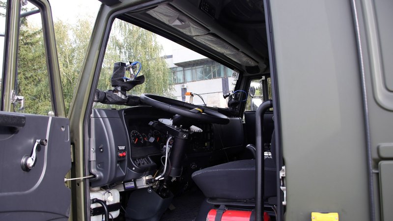 КАМАЗ 5350 кабина внутри