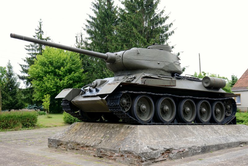 112 Завод танк т-34-85