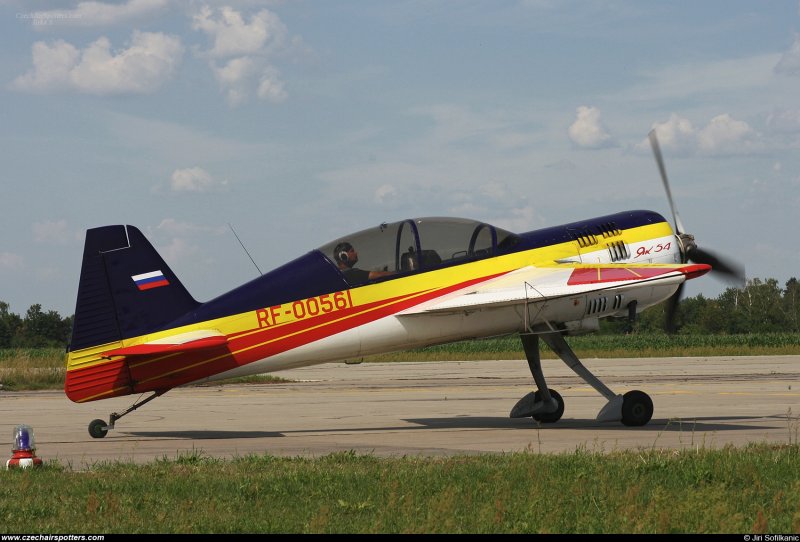 Самолёт як 54