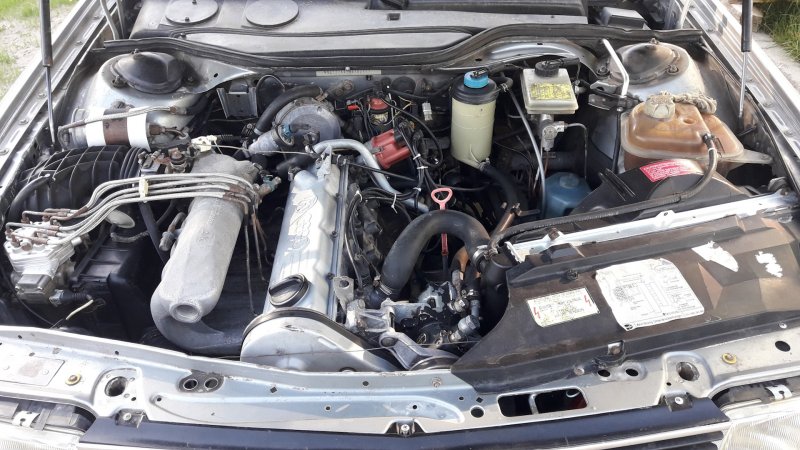 Audi 100 2.3 NF подкапотка