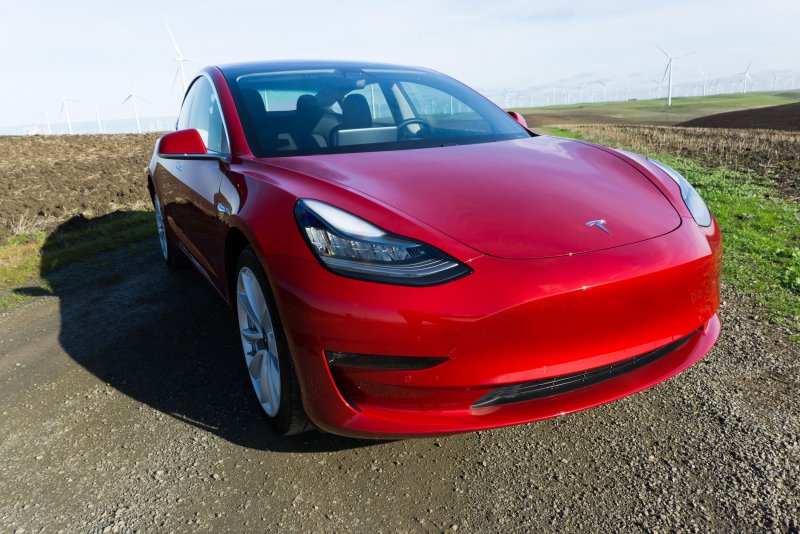 Электромобиль Tesla model 3