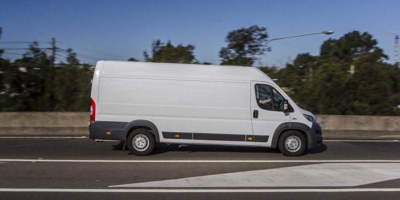 Mercedes Sprinter, Ford Transit