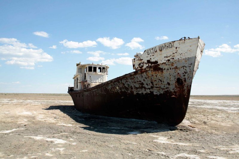 Корабль гидролог Аральское море