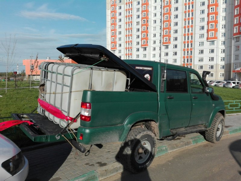UAZ Pickup с закрытым кузовом
