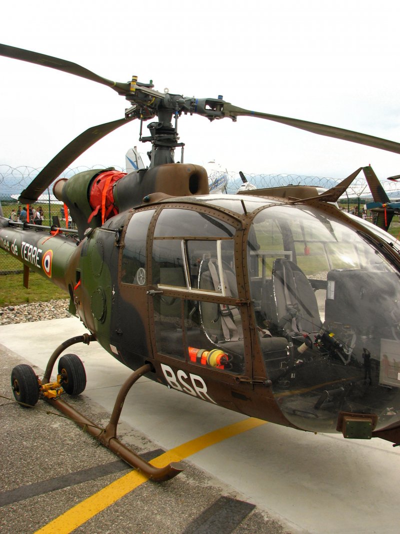 Вертолет sa 342 Gazelle
