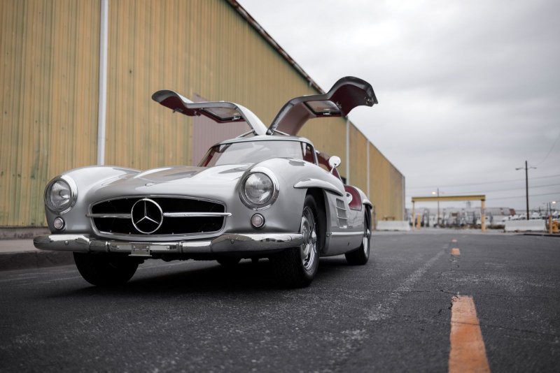 Mercedes Benz 300sl 2020