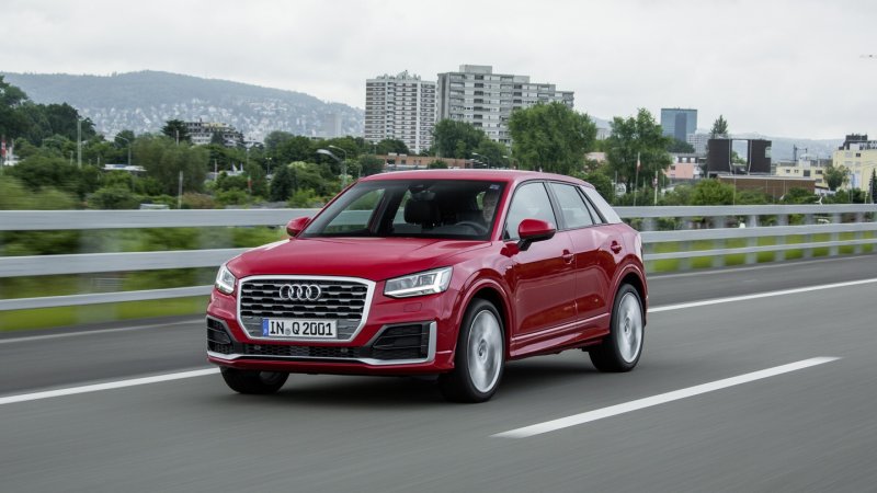 Audi q2 Red