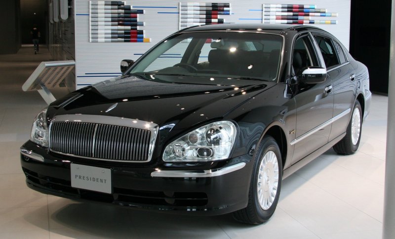 Nissan President 2000