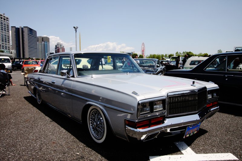 Nissan President 2000