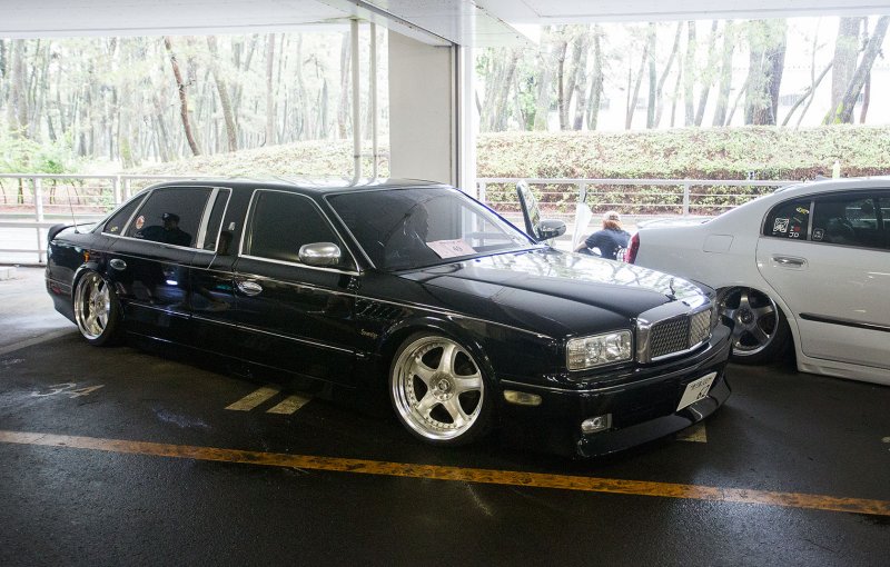 Nissan President '1973–90