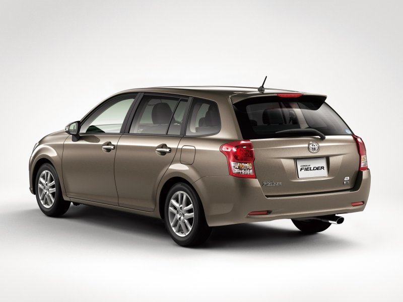Toyota Corolla Fielder 2012