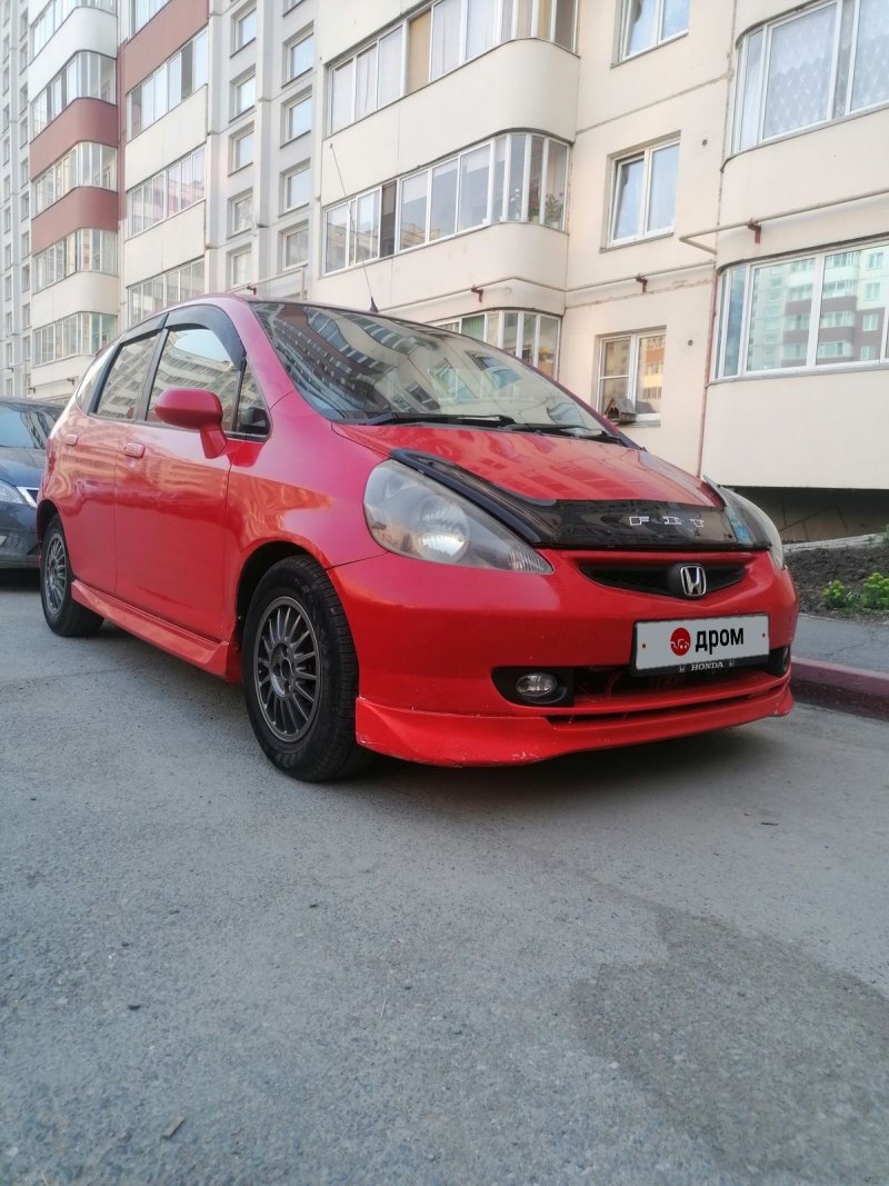 Машина фит Хонда 2002 года