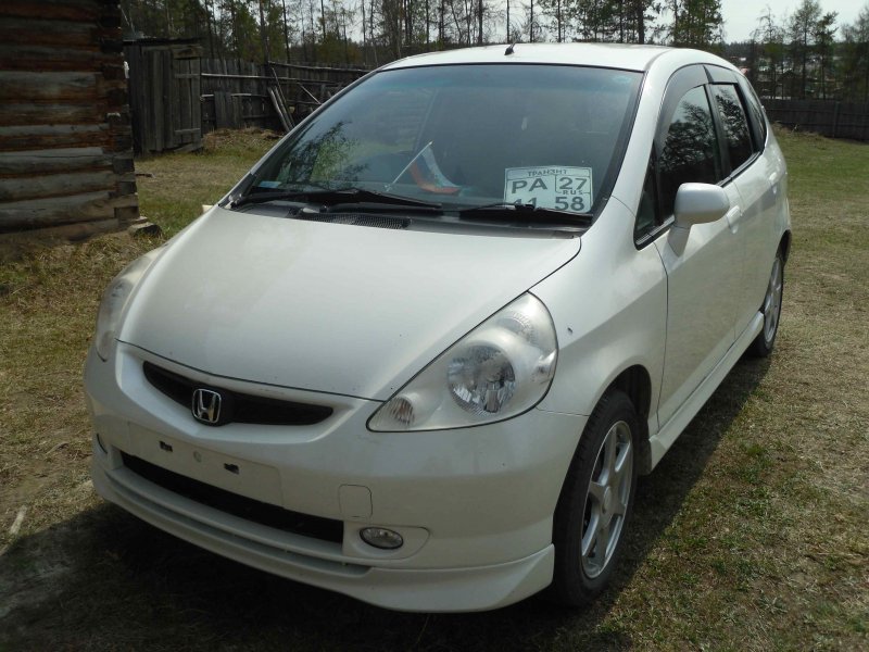 Хонда фит красная