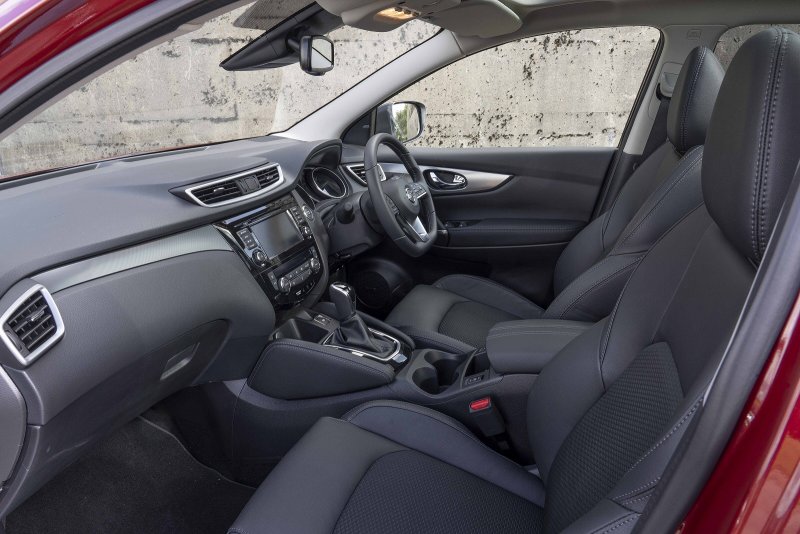 Nissan Qashqai 2011 салон