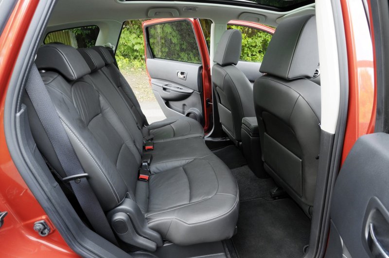 Nissan Qashqai+2 салон