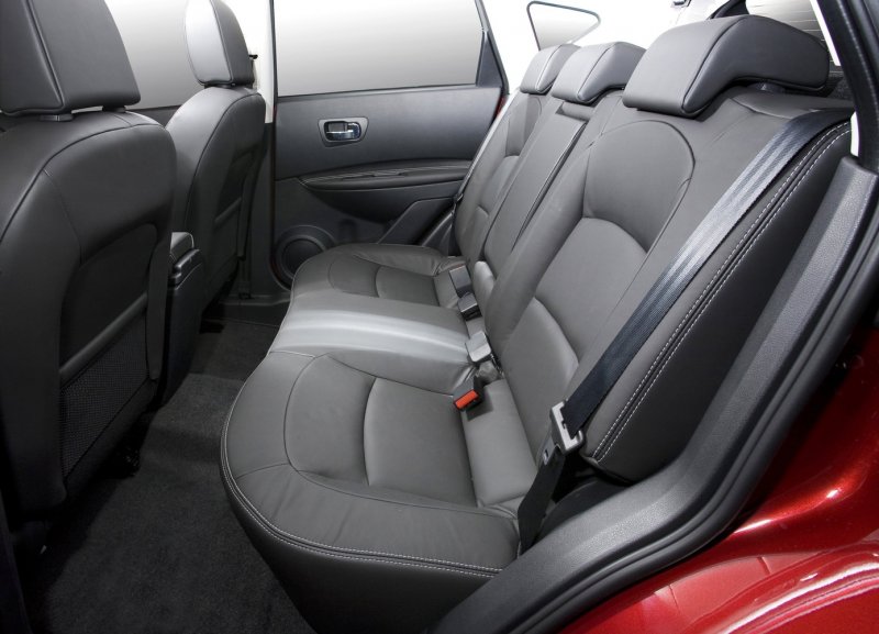 Nissan Qashqai 2008 сиденья