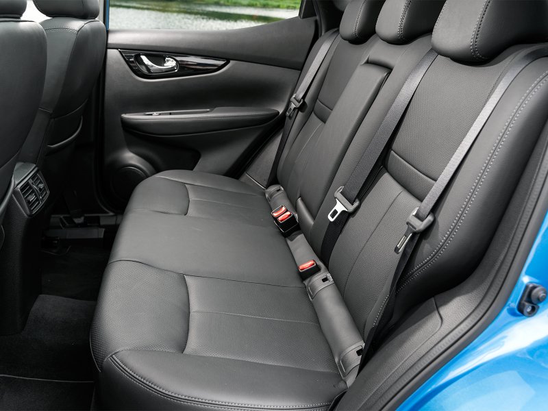 Nissan Qashqai салон сзади