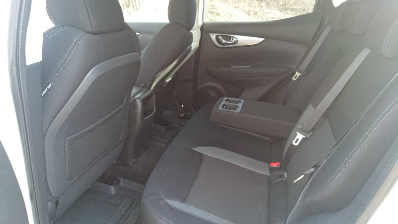 Nissan Qashqai 2020 салон сзади