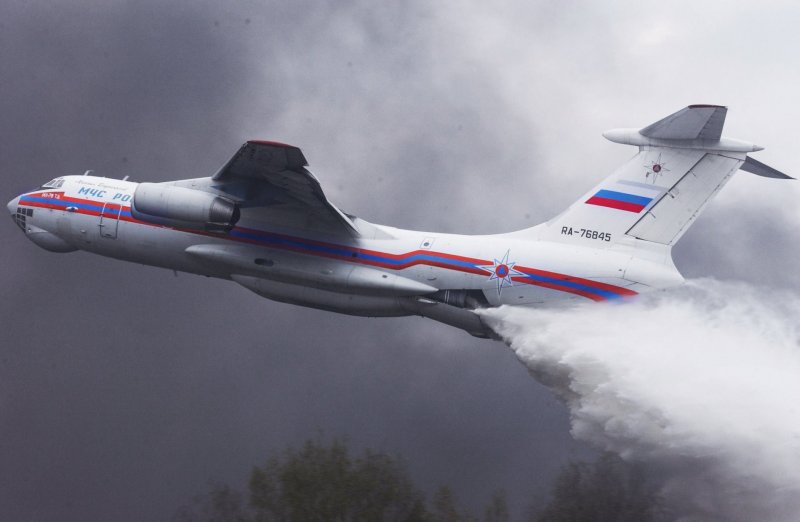 Самолет ил 76 ТД МЧС России