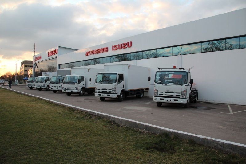 Грузовые машины Isuzu автопарк