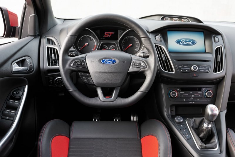 Ford Focus 3 седан