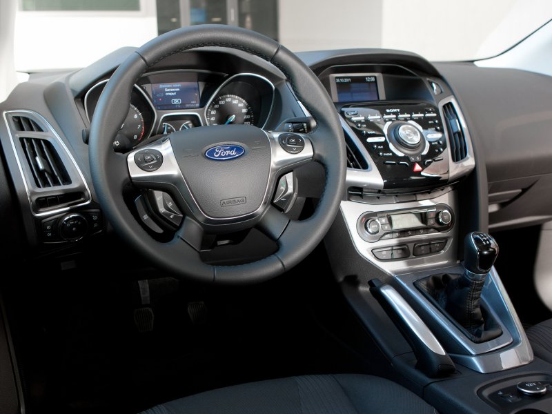 Ford Focus 2012 седан