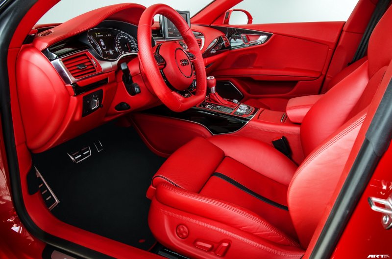 Audi rs7 2020 красная салон