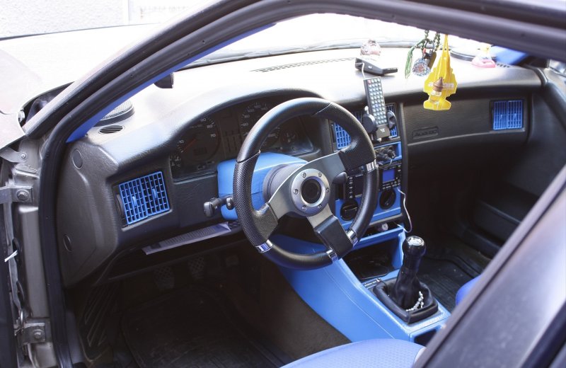 Синий салон Ауди 80