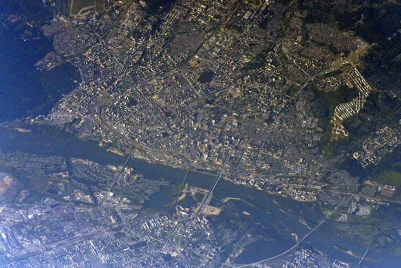Космонавт сфотографировал Новосибирск с борта МКС