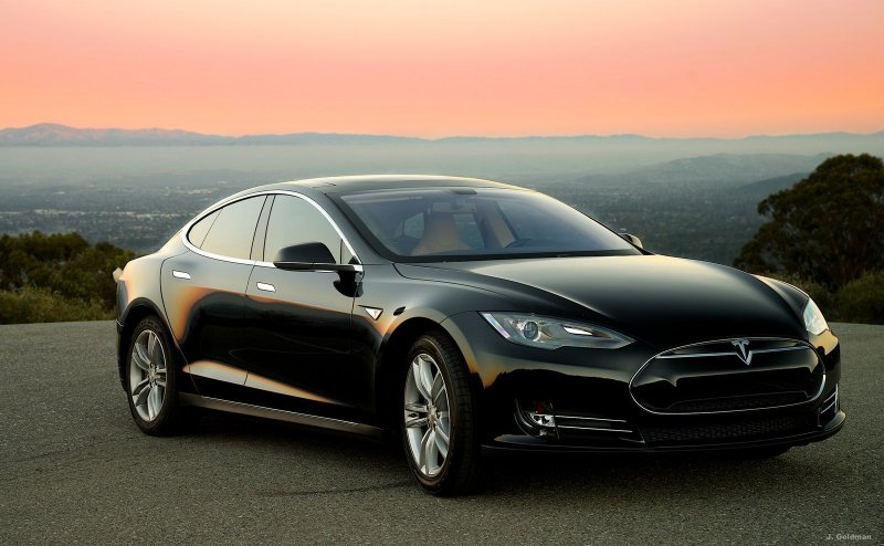 Электромобиль Tesla