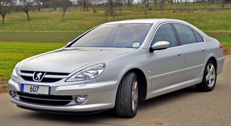 Peugeot 607 2012