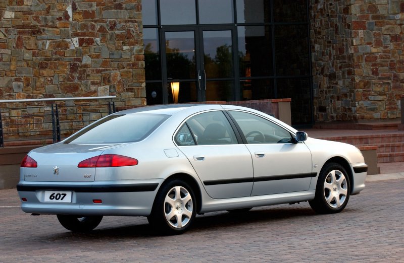 Peugeot 607 2000