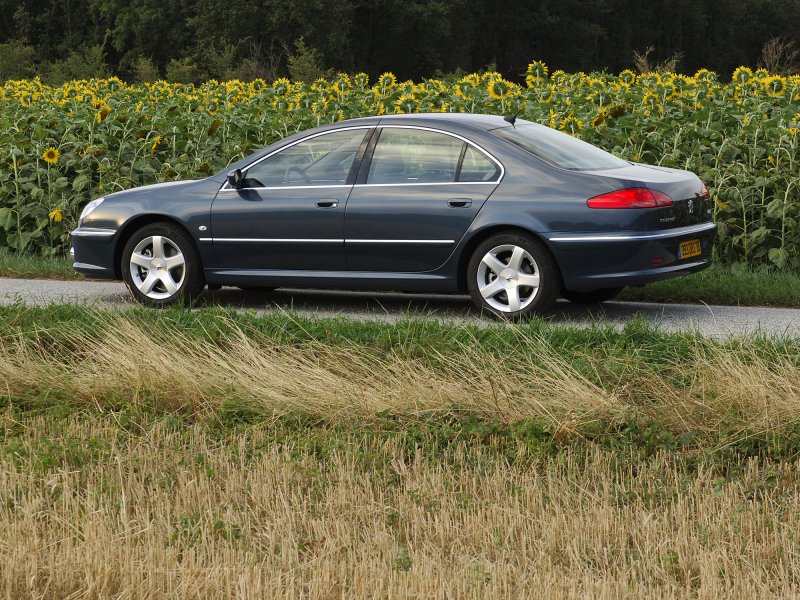 Peugeot 607 2004
