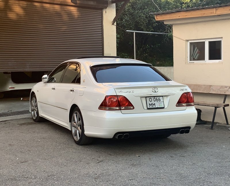 Toyota Majesta 2008