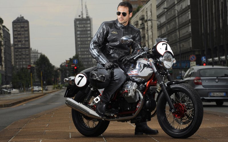 Moto Guzzi v7 Police