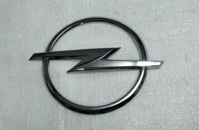 Opel Astra-h 04 эмблема передняя