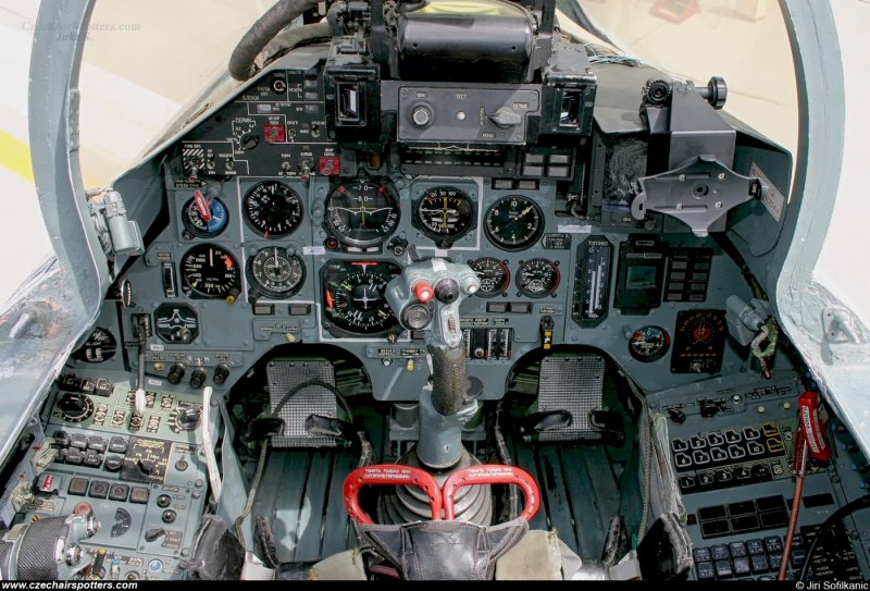 Руд Су-30 кабина