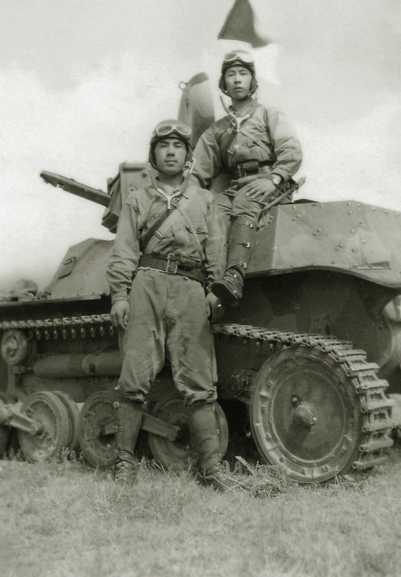 Танк STUG-3 girls und Panzer