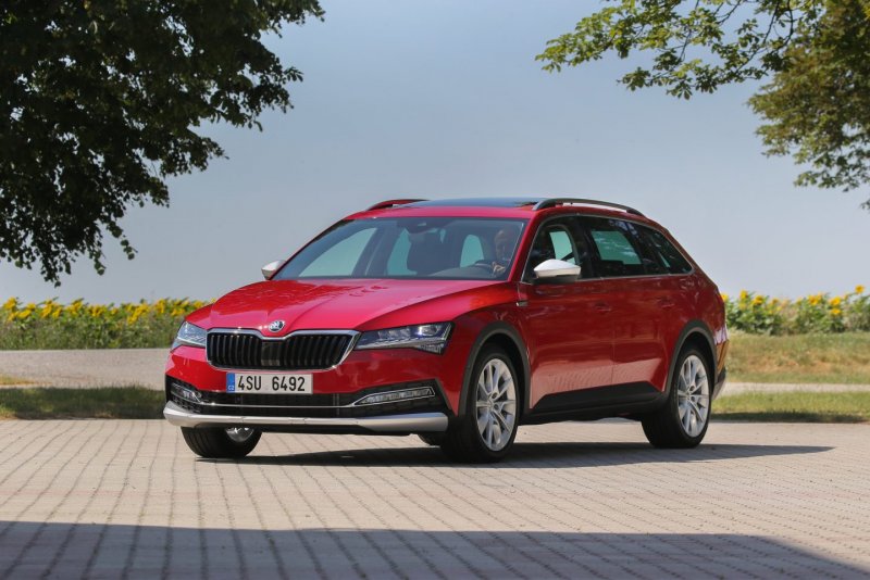 Skoda Superb Scout 2021
